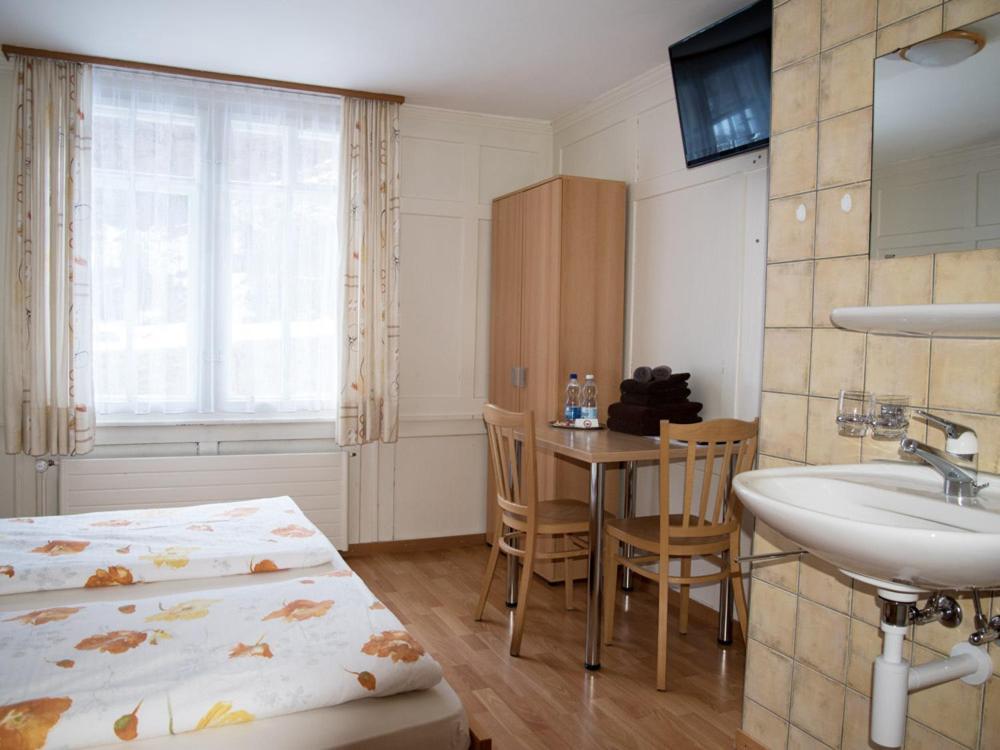 Linthal Hotel Restaurant Raben מראה חיצוני תמונה
