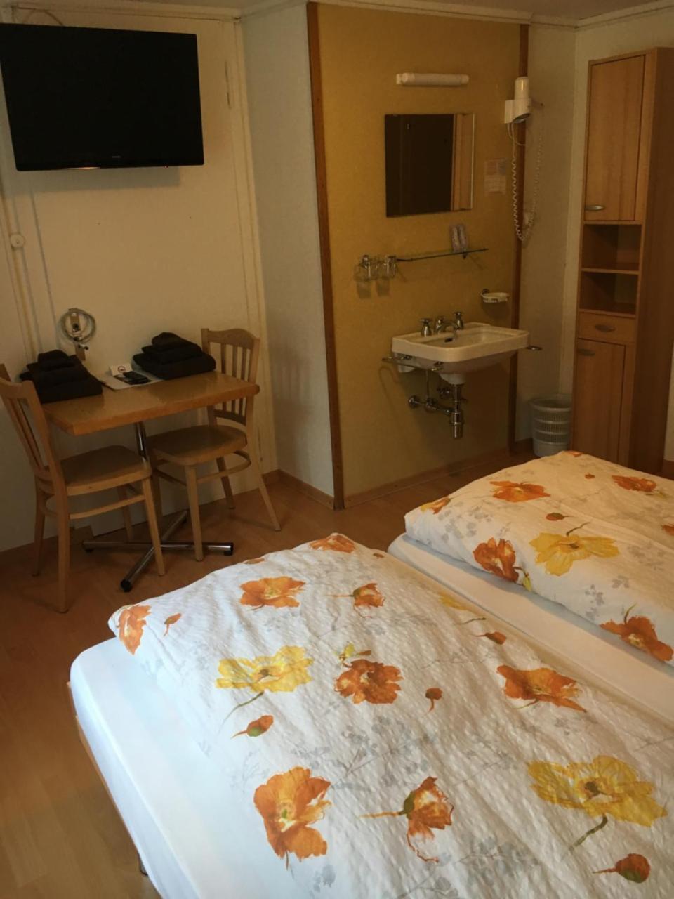 Linthal Hotel Restaurant Raben מראה חיצוני תמונה